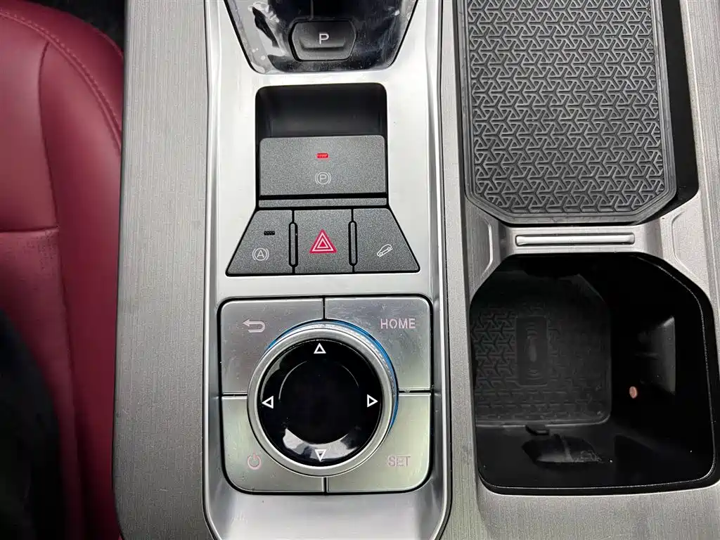 Jetour Jietu X70 PLUS 2025 — фото 11