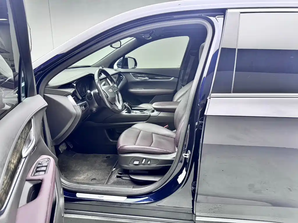 Cadillac XT6 2021 — фото 10