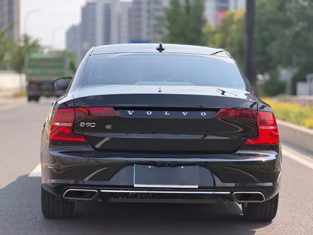 Volvo S90 2017 — фото 11