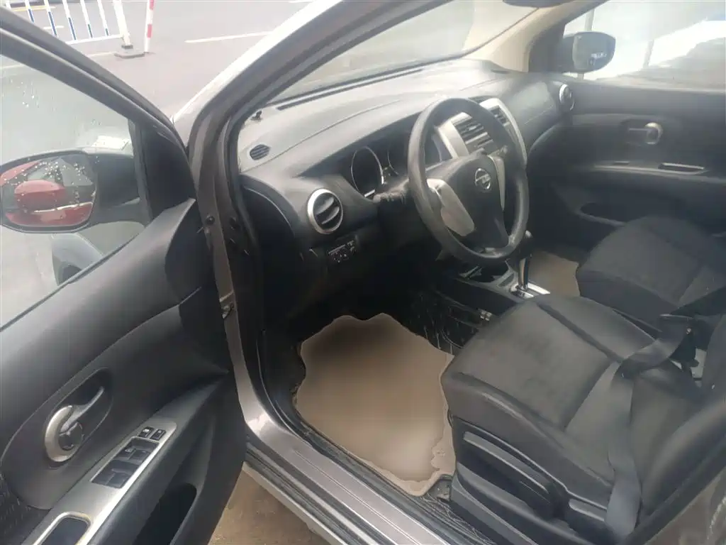 Nissan Livina 2015 — фото 16