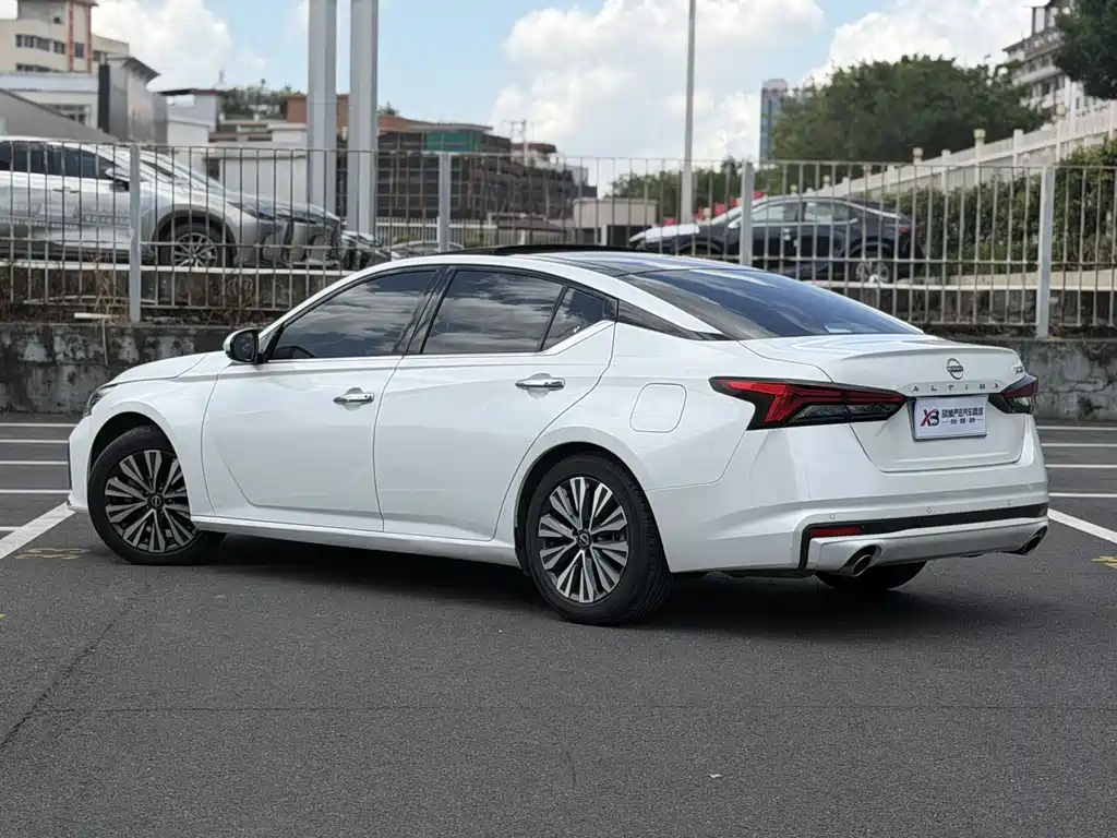 Nissan Teana 2023