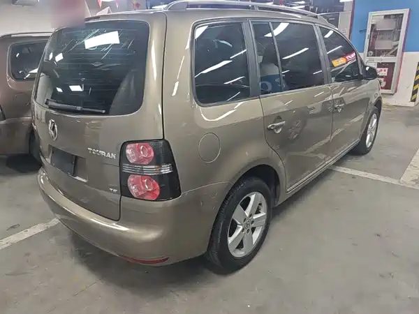 Volkswagen Touran 2015