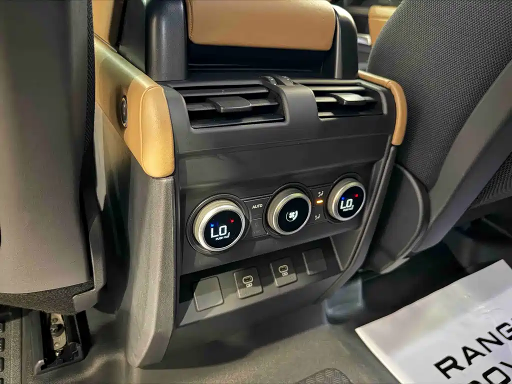 Land Rover Defender 2026 — фото 18