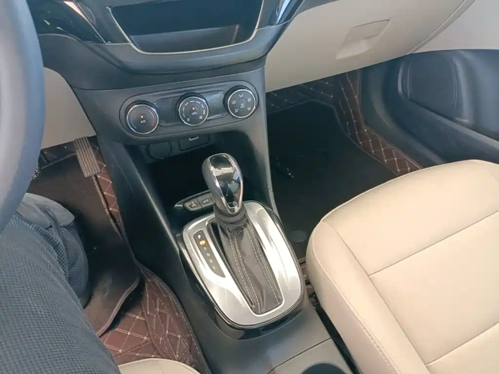 Buick Excelle 2020 — фото 14