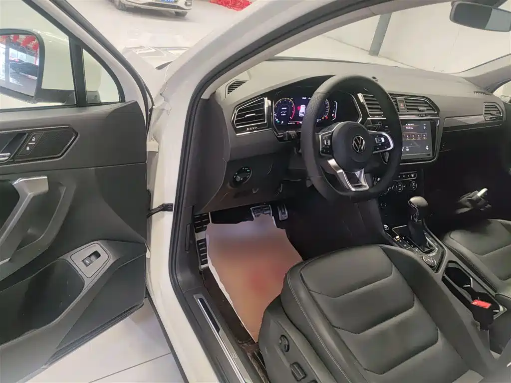 Volkswagen Tiguan L 2021 — фото 16