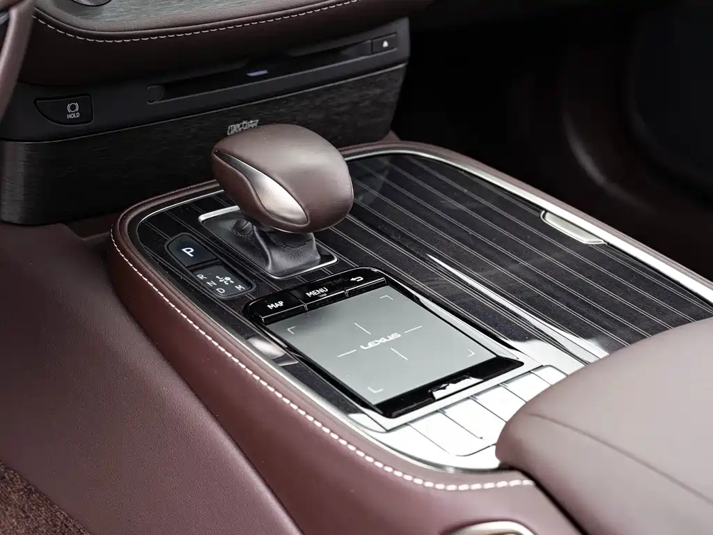 Lexus LS 2019 — фото 15