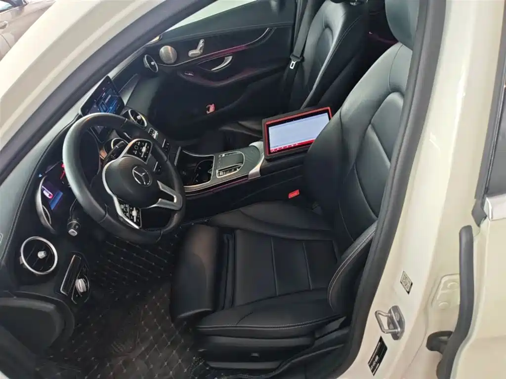 Mercedes-Benz C-Class 2019 — фото 15