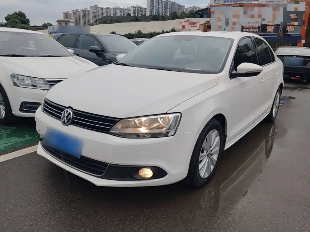 Volkswagen Sagitar 2015