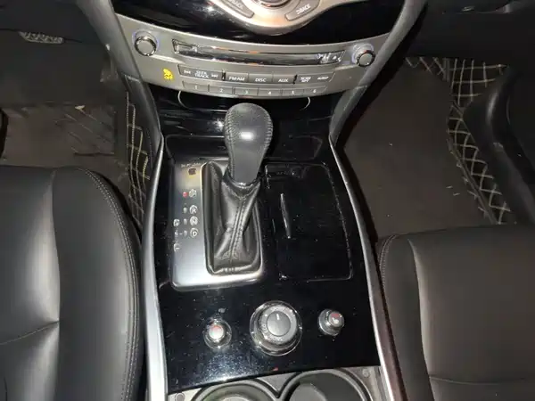Infiniti Q70 2018