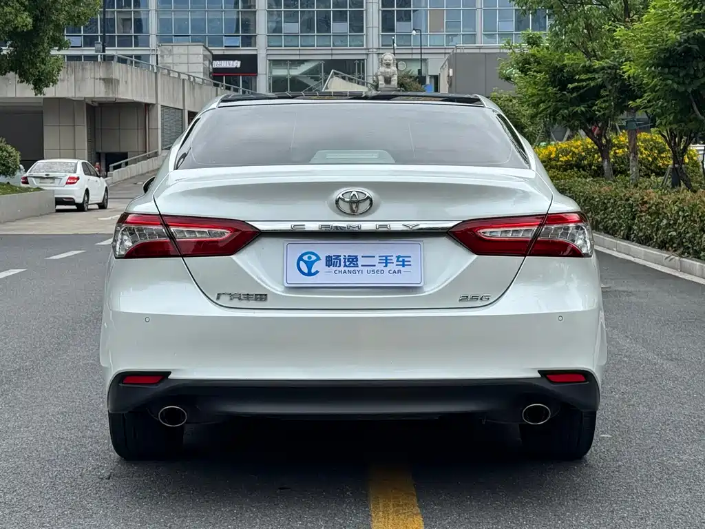 Toyota Camry 2020 — фото 5
