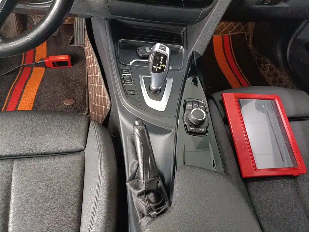BMW 3 Series 2017 — фото 10