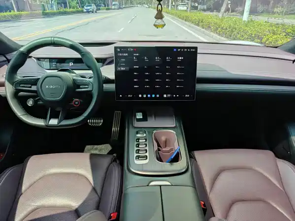 Xiaomi SU7 2025