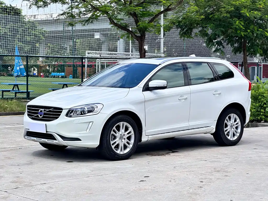 Volvo XC60 2014 — фото 1