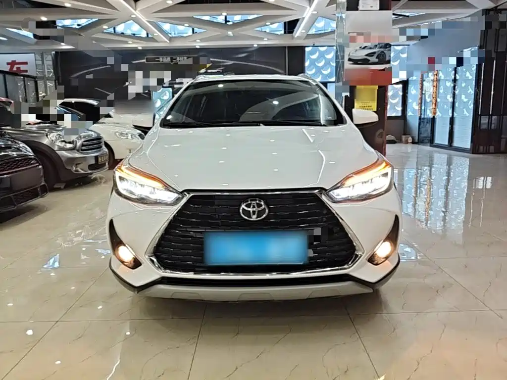Toyota Yaris L 2022 — фото 3