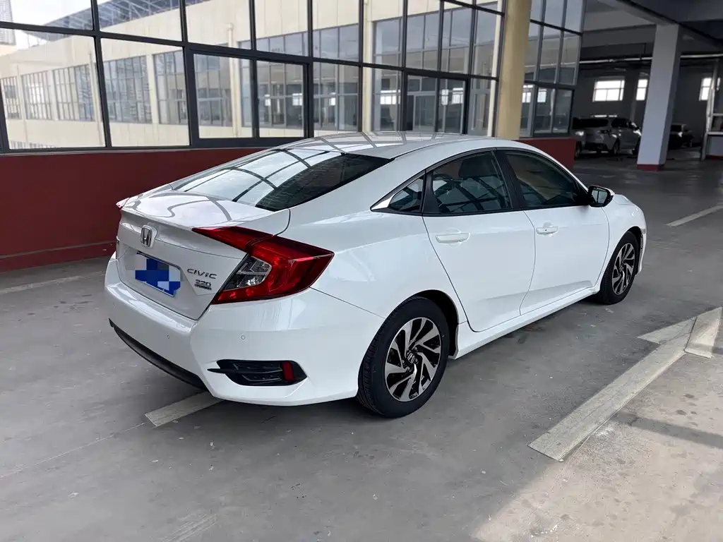 Honda Civic 2019 — фото 15