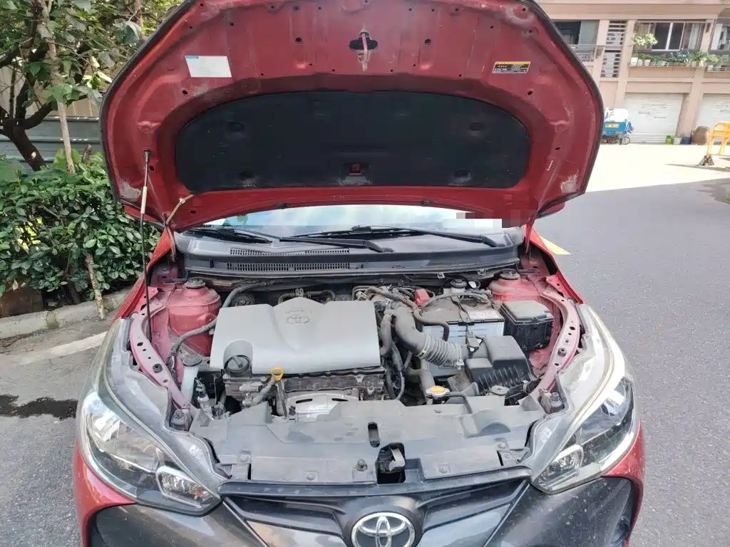 Toyota Yaris L 2017 — фото 11