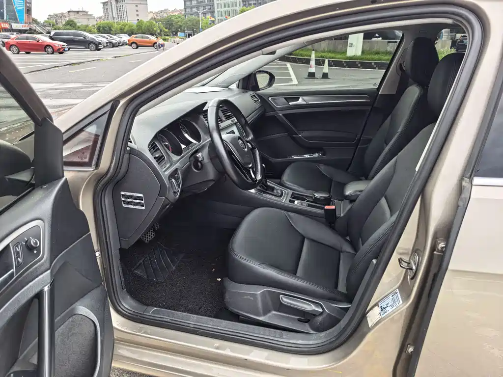 Volkswagen Golf 2014