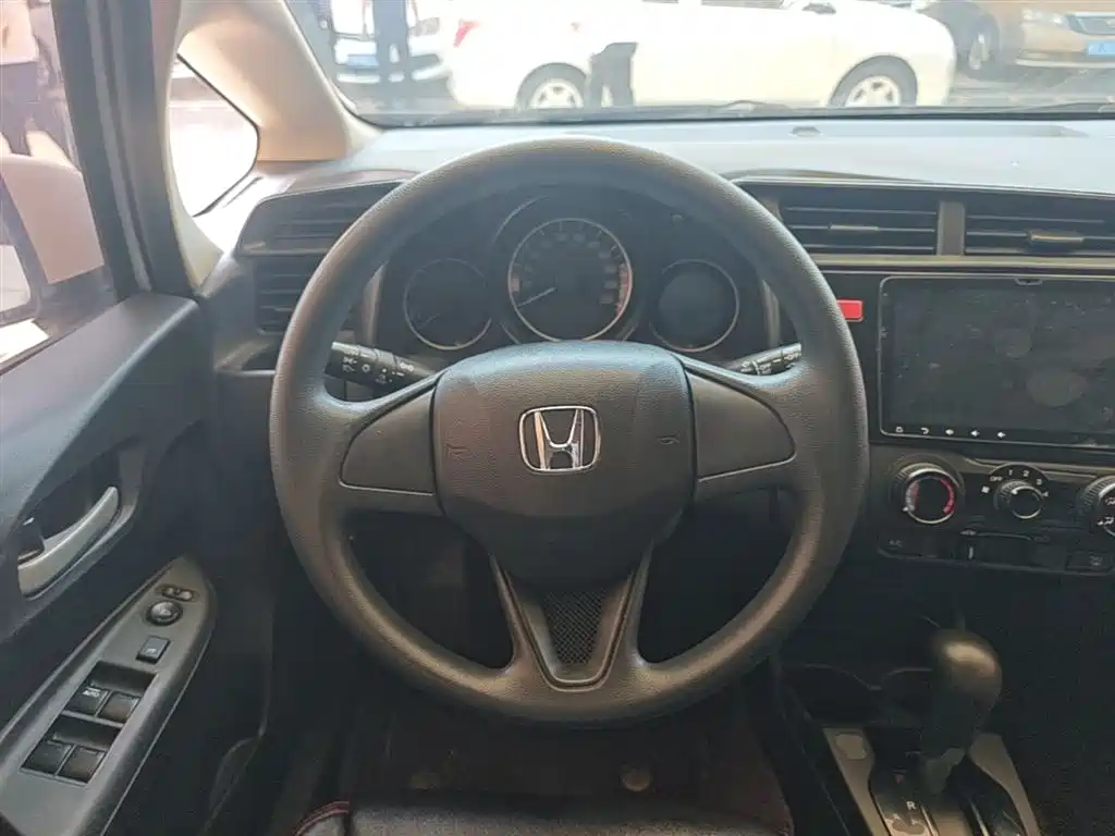 Honda Fit 2017 — фото 11