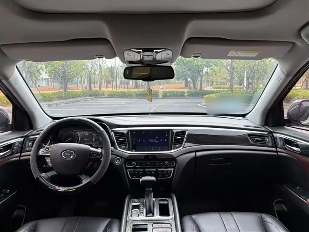 GAC Motor Trumpchi GS8 2017 — фото 13