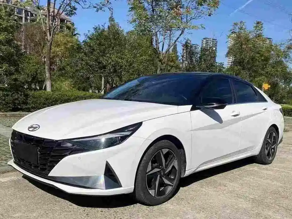 Hyundai Elantra 2022