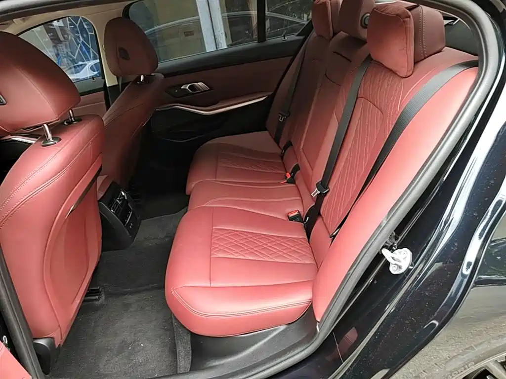 BMW 3 Series 2024 — фото 17