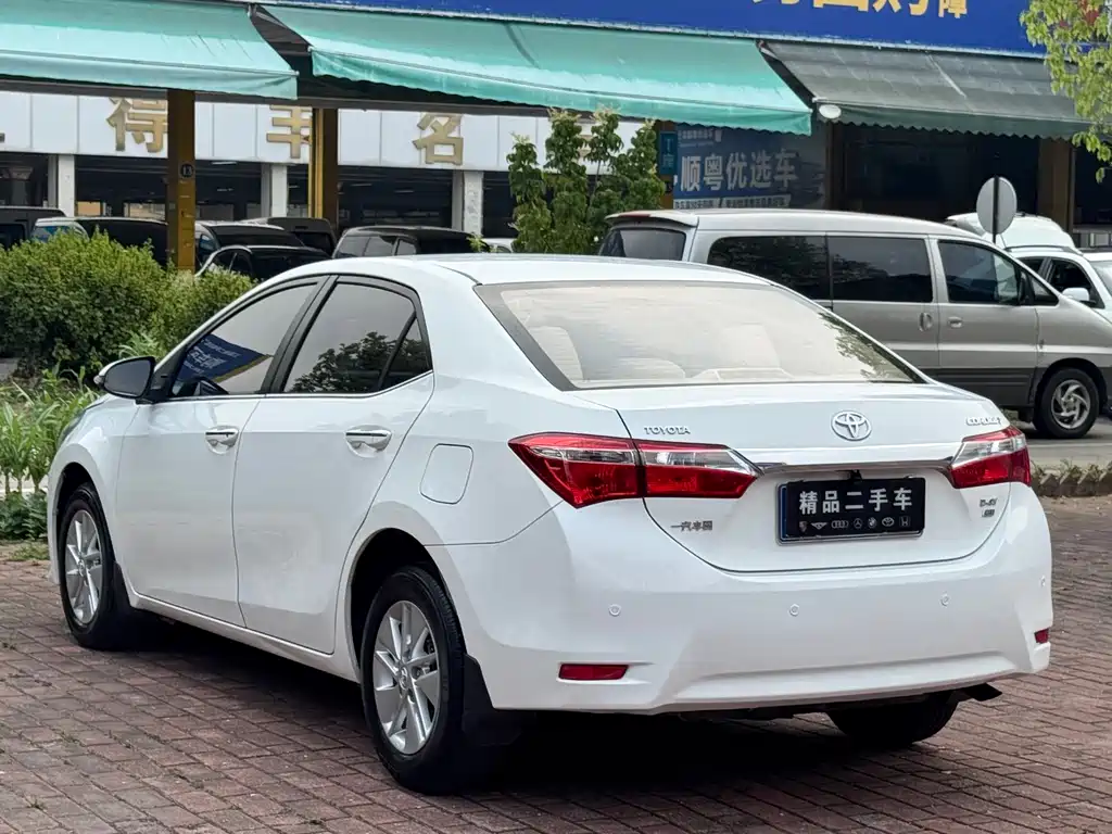 Toyota Corolla 2017 — фото 18