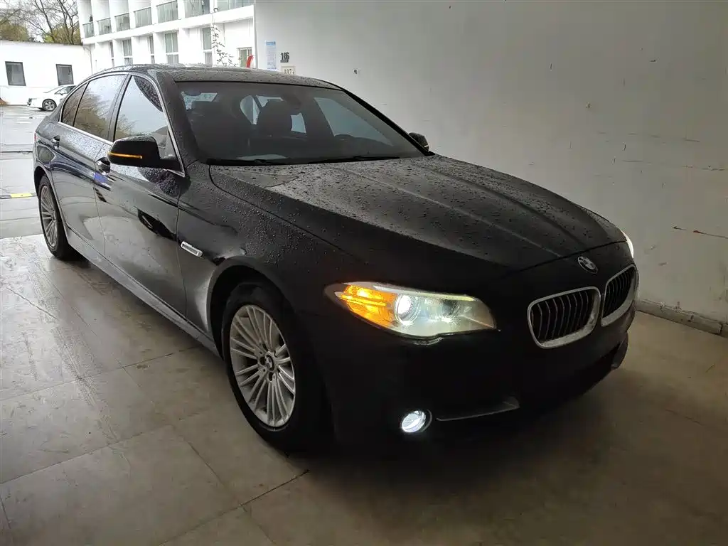 BMW 5 Series 2016 — фото 22