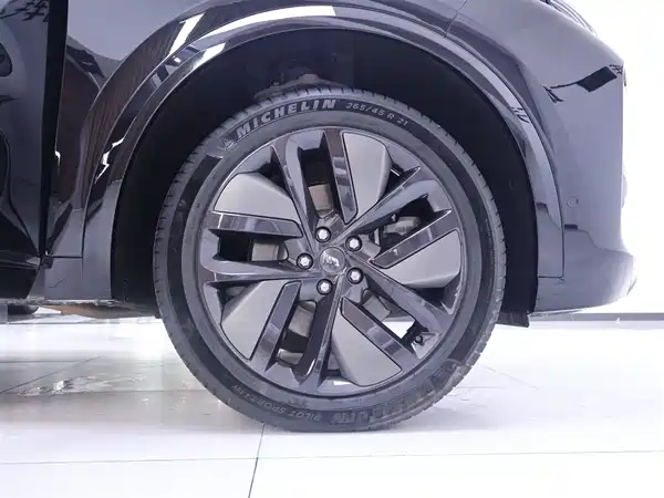 Li Auto L8 2024