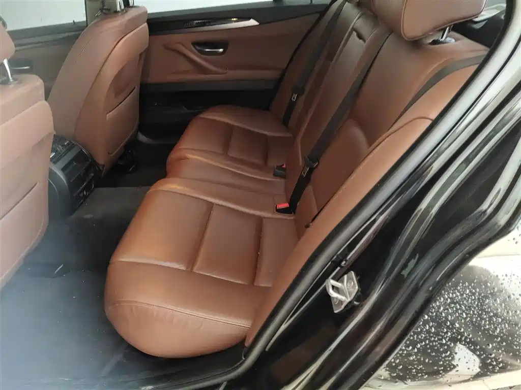 BMW 5 Series 2016 — фото 13
