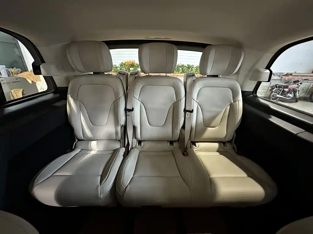 Mercedes-Benz Vito 2023 — фото 13