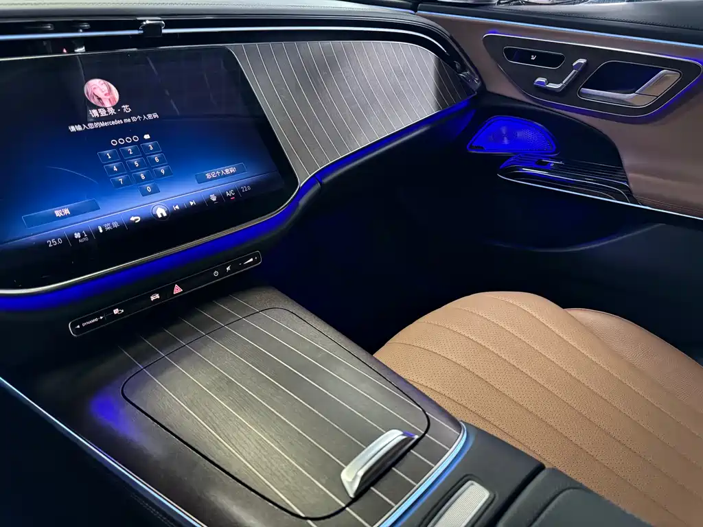 Mercedes-Benz E-Class 2024 — фото 10