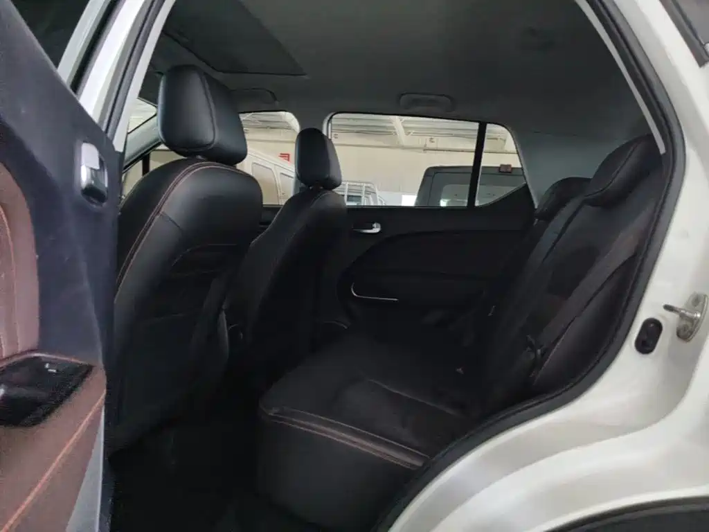 GAC Trumpchi GS3 2019 — фото 17