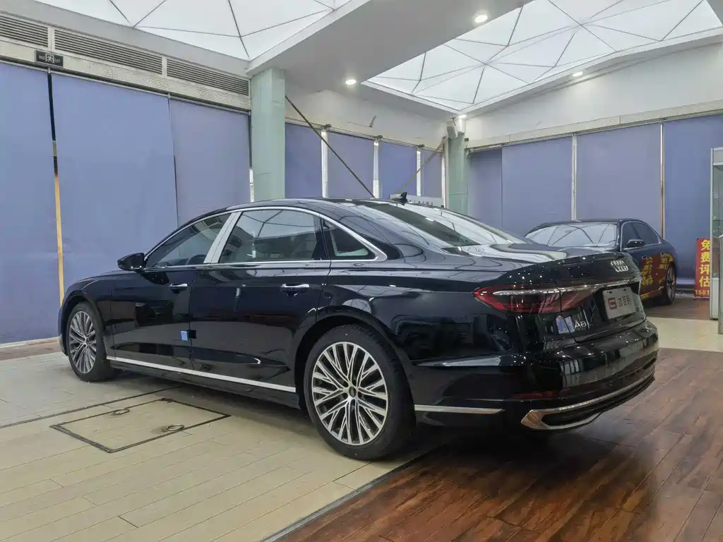 Audi A8 — фото 17