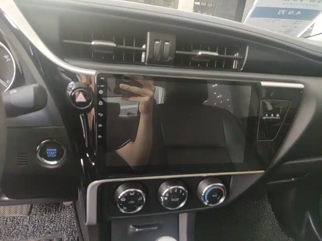 Toyota Corolla 2019 — фото 13