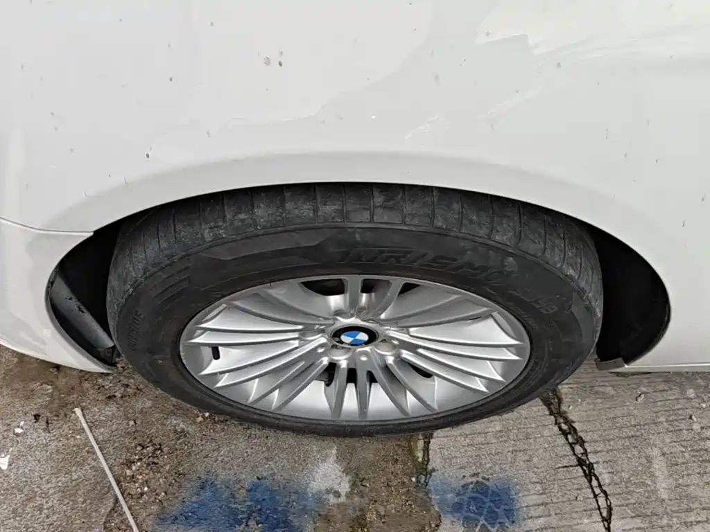 BMW 5 Series 2015 — фото 23