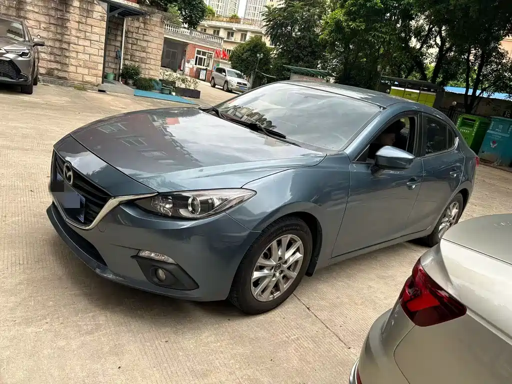 Mazda 3 Axela 2016