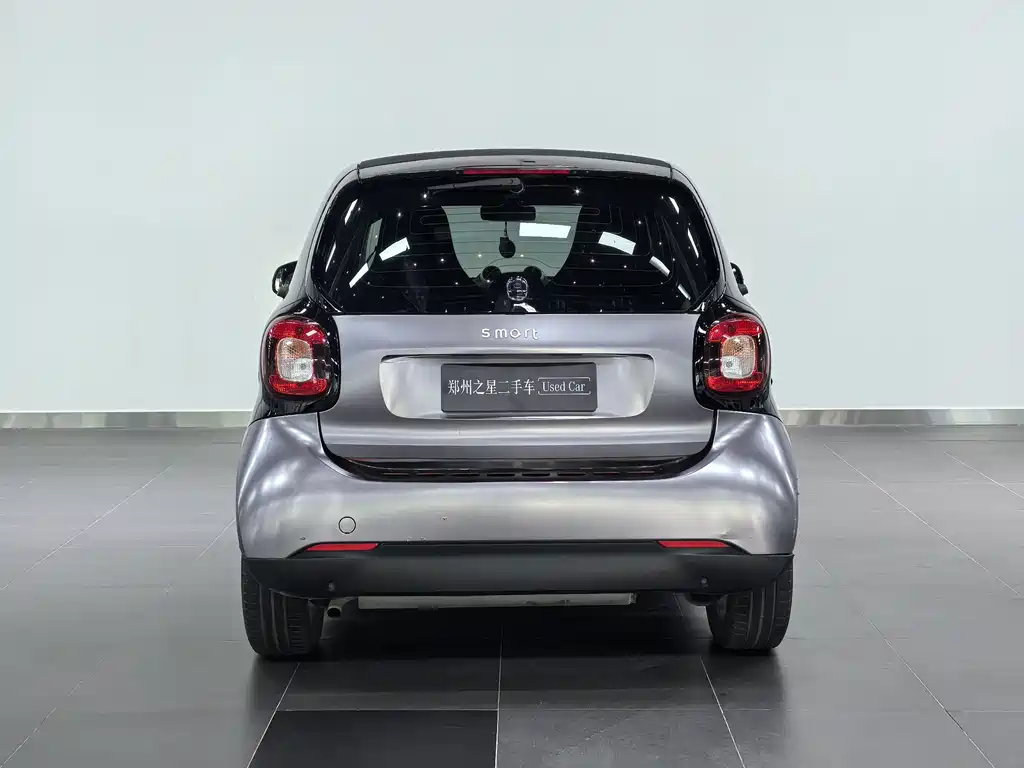 smart Fortwo 2018 — фото 11