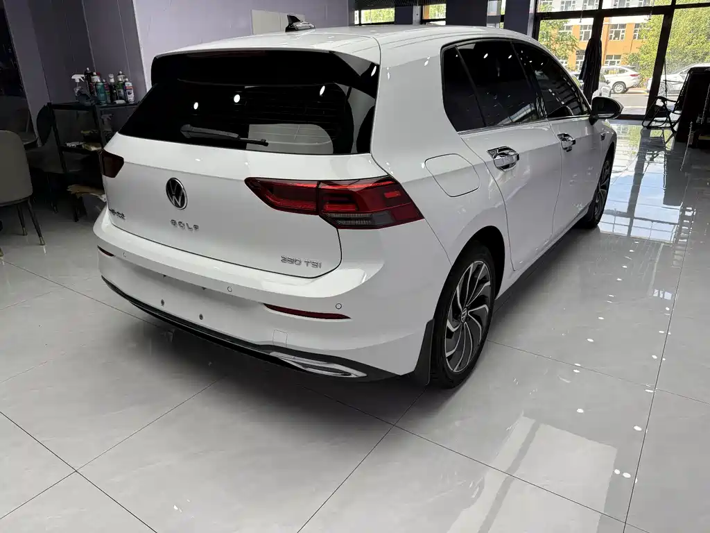 Volkswagen Golf 2023