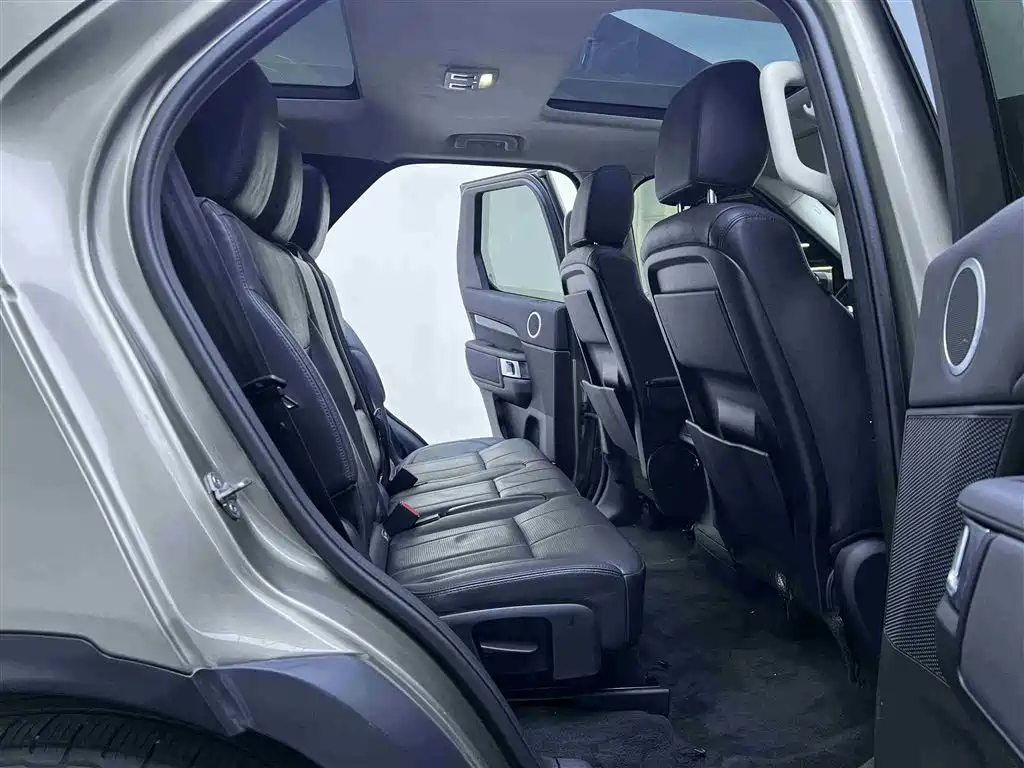 Land Rover Discovery 2017 — фото 19