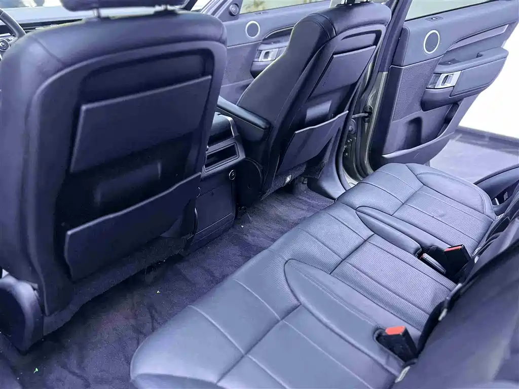 Land Rover Discovery 2017 — фото 13