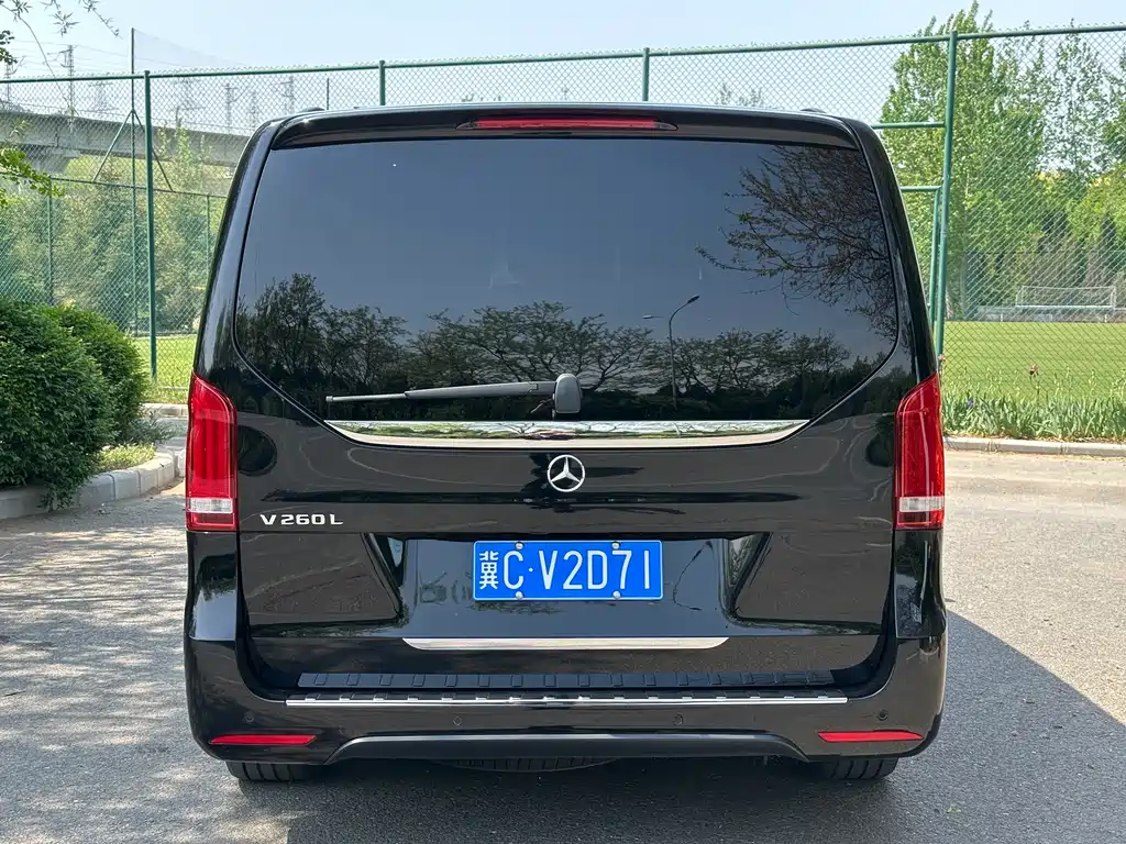 Mercedes-Benz V-Class 2022 — фото 42