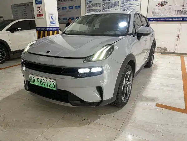 Lynk & Co 06 EM-P 2022