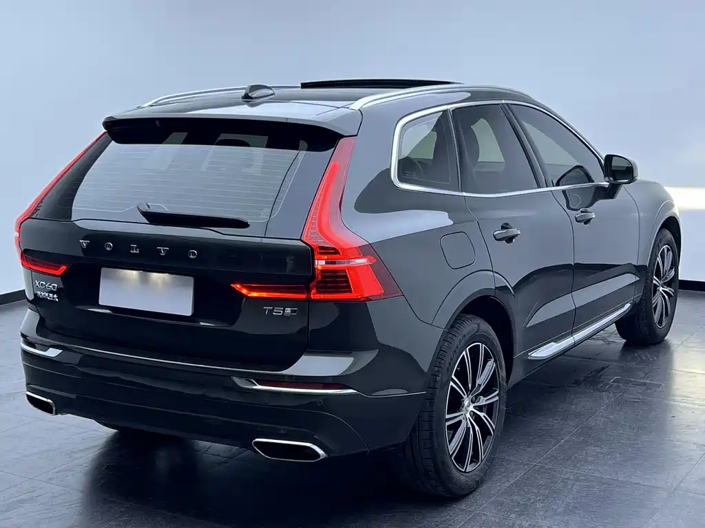 Volvo XC60 2019 — фото 15