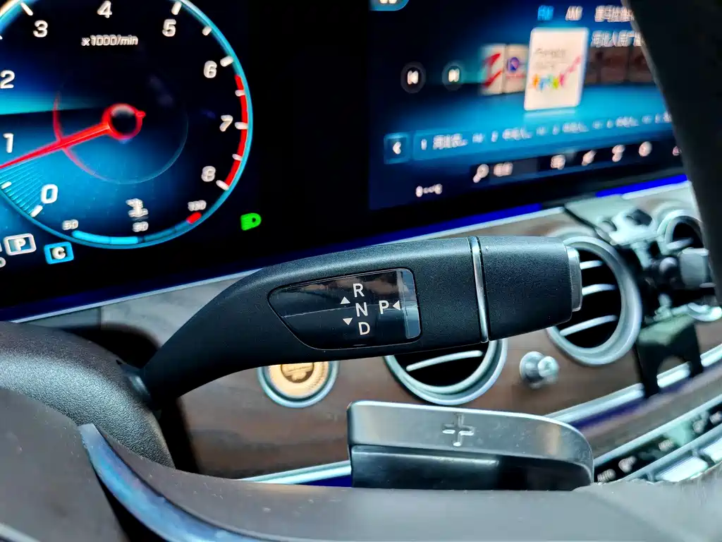 Mercedes-Benz E-Class 2021 — фото 15