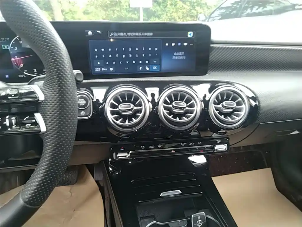 Mercedes-Benz A-Class 2023 — фото 13
