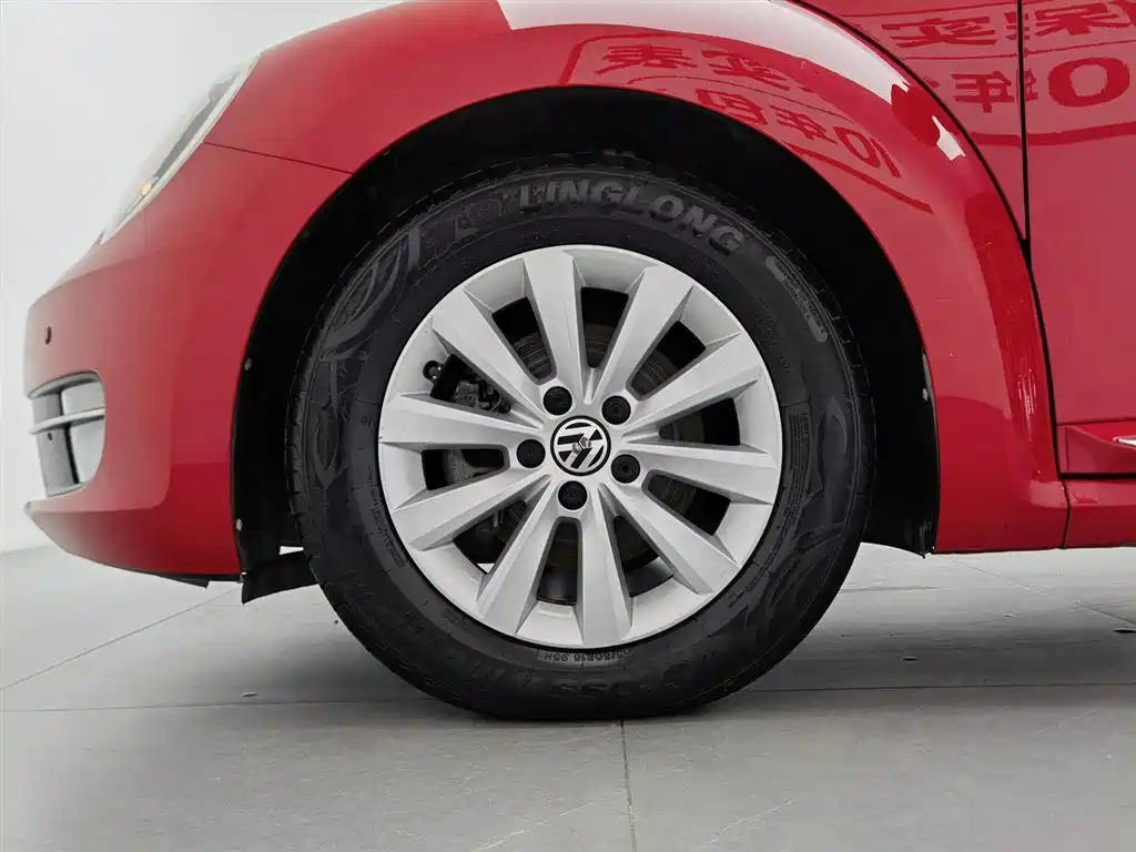 Volkswagen Beetle 2015 — фото 17