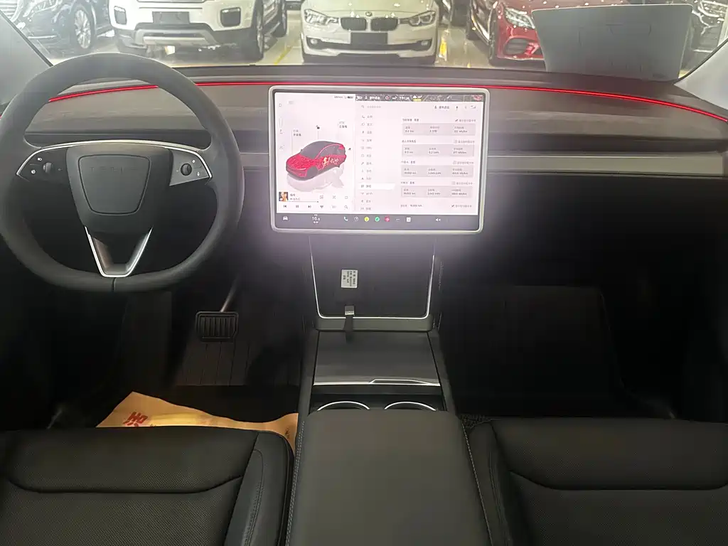 Tesla Model Y 2025 — фото 12