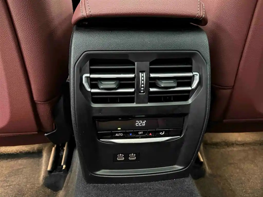 BMW 3 Series 2023 — фото 16