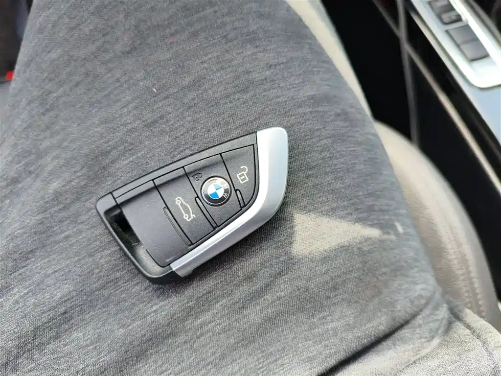 BMW 1 Series 2017 — фото 9