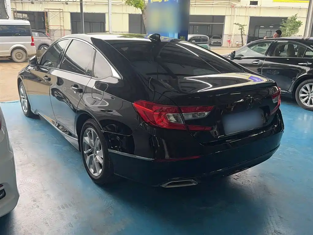 Honda Accord 2019 — фото 7